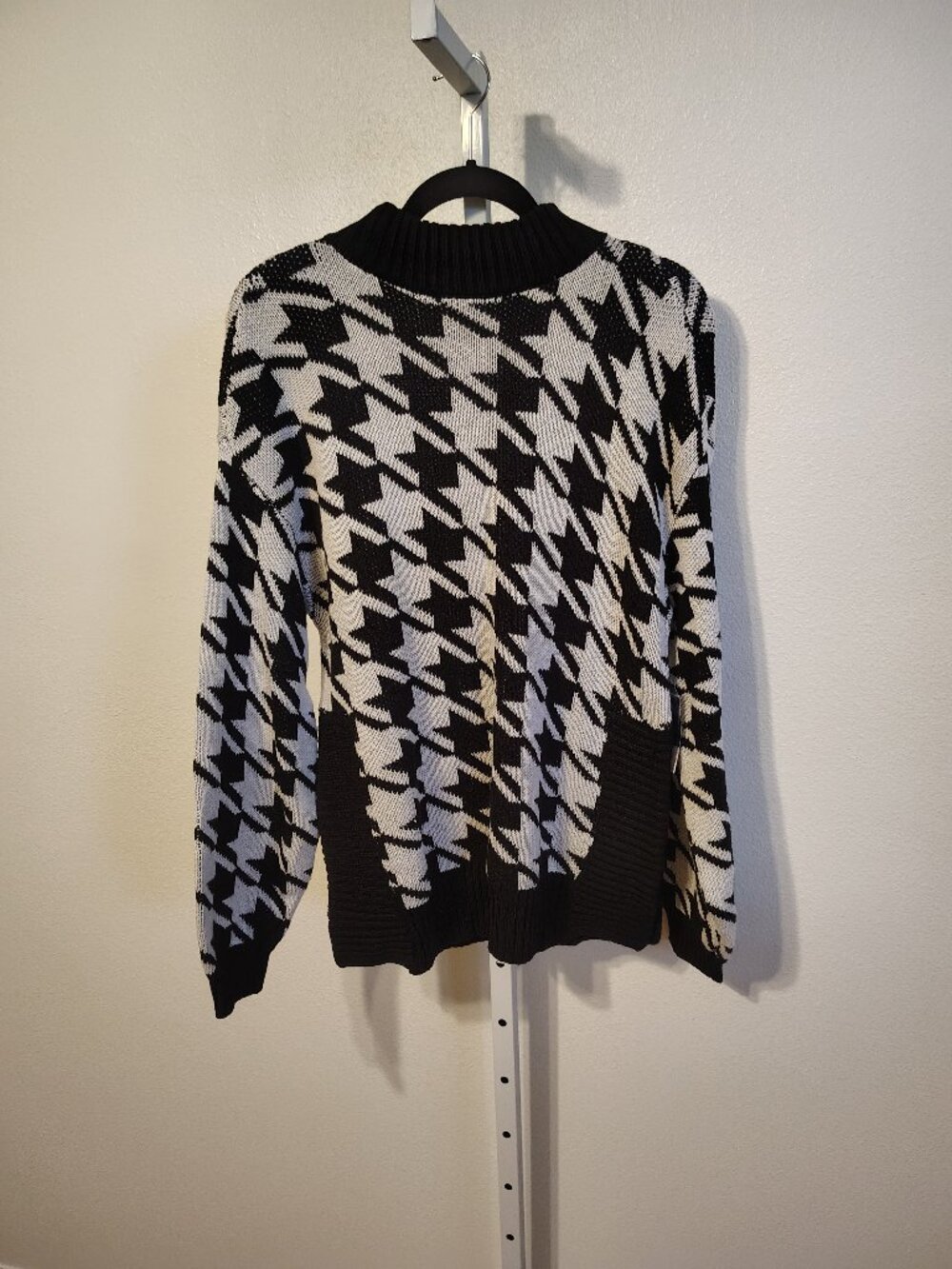 Nine West Women's Sweater Size Large NWT Ribbed Mock Neck Black Gray Long Sleeve
